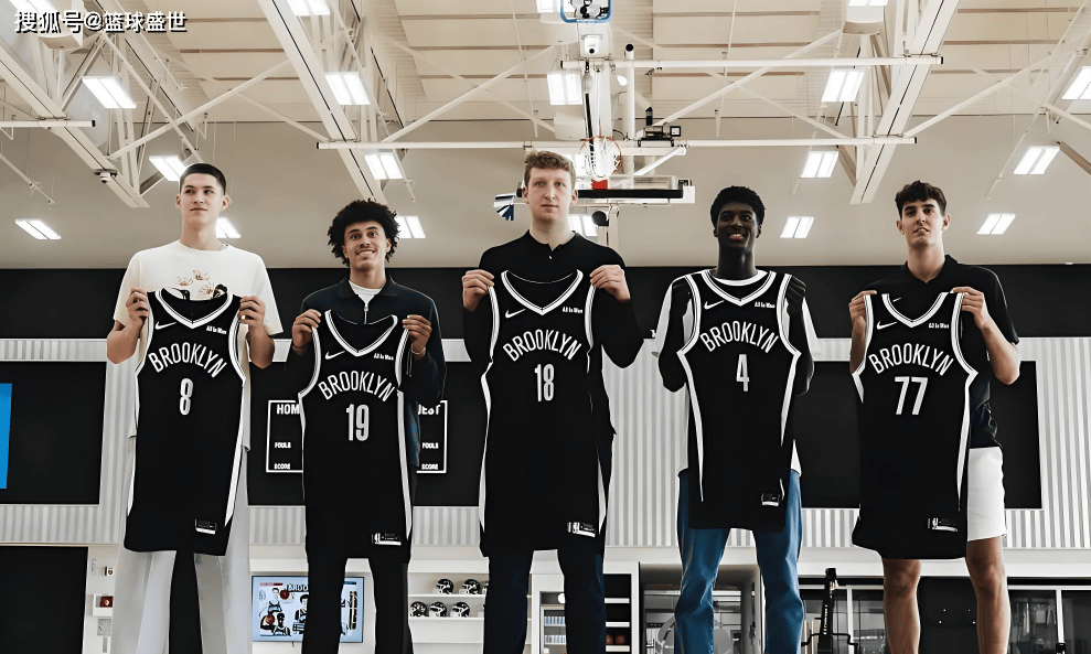 自燬(huǐ)长城？透支未来？休赛期的(de)失望球(qiú)队！