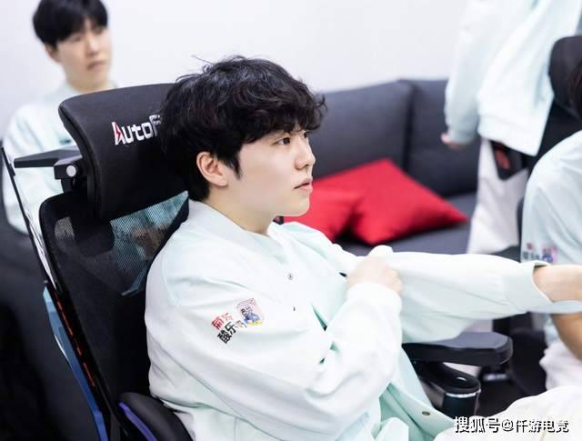 LOL:TheShy透露退役时间,想跟Rookie打到退役