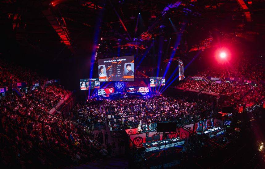 《Dota》玩家看了《英雄联盟》比赛后…