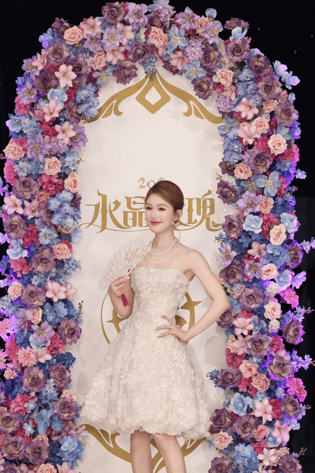 LOL手游老友记：看手游如(rú)何把明星变成玩家的峡谷邻居