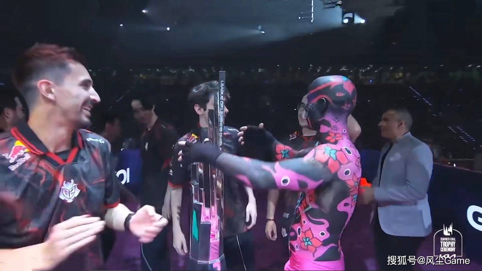 LOL首(shǒu)位联赛15冠王诞生！G2速通MKOI夺冠，S赛种子顺位全部确定