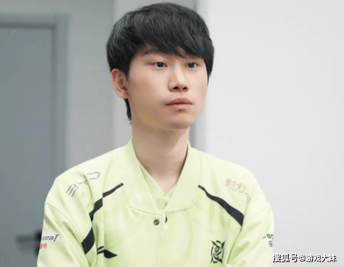 LOL热度严重下滑，多位(wèi)职业选手都不想播(bō)了，纷纷直播(bō)玩其他游戏